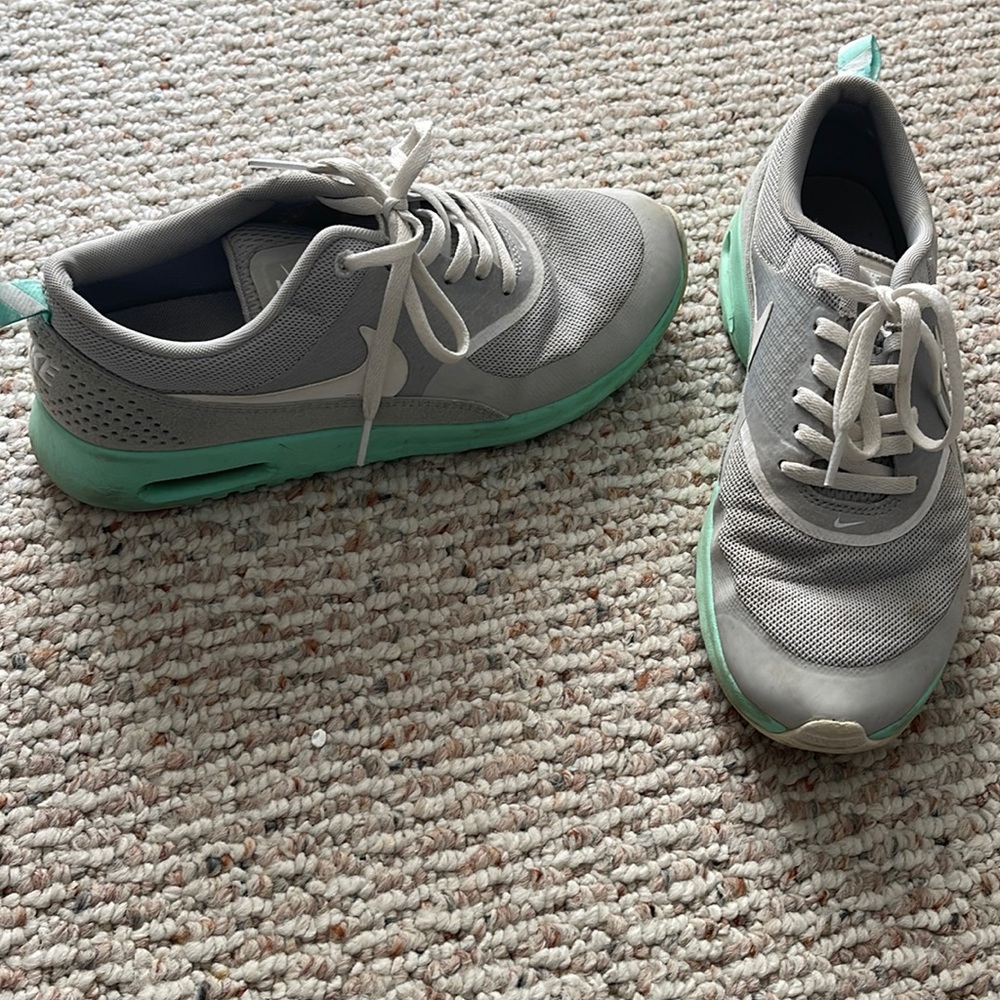 Nike sneakers with real size 7.5 womens